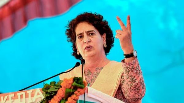 Priyanka Vadra: क्या टीम राहुल ने प्रियंका वाड्रा को पैदल कर दिया?