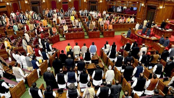 UP News: धार्मिक एजेंडे पर आगे बढ़ी यूपी सरकार, विधानसभा में पारित हुए ये 3 अहम विधेयक