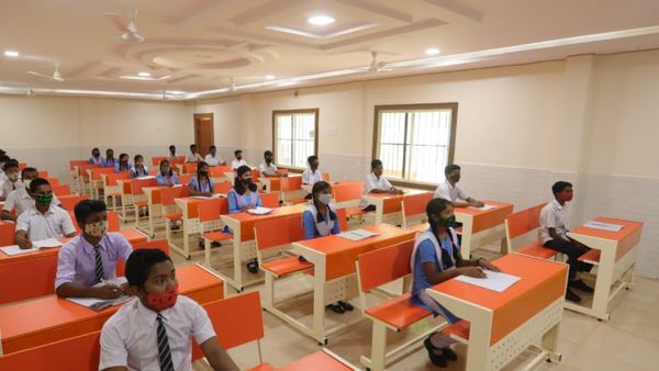 एक शिक्षक के सहारे चल रहा ओडिशा का ये प्राथमिक विद्यालय