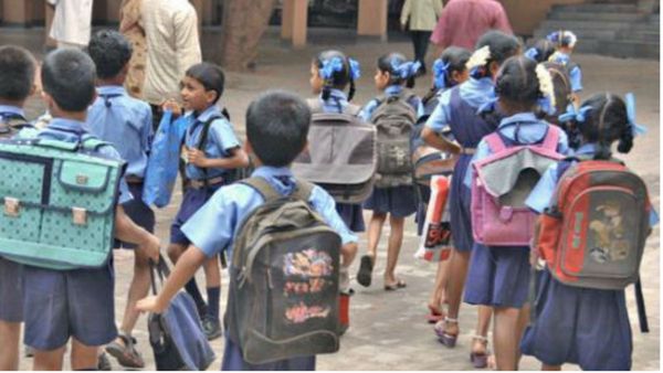 ओडिशा: स्‍कूल की जर्जर हो चुकी है इमारत, मिशन शक्ति कार्यालय में छात्र पढ़ने को हैं मजबूर