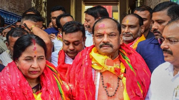 किसानों से मिलने पहुंचे ओडिशा के राज्यपाल रघुबर दास