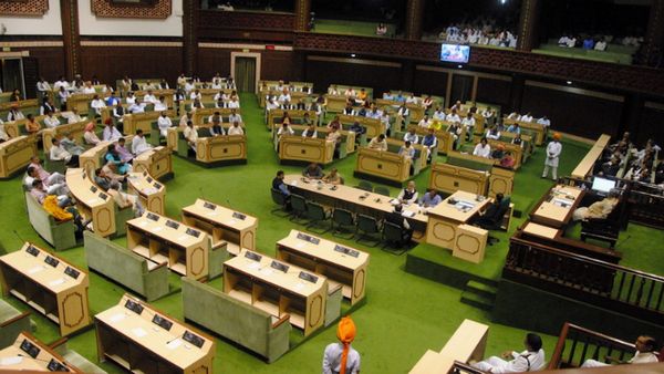 Rajasthan: 16वीं विधानसभा में 199 विधायकों में से 169 करोड़पति, 61 दागी, 52 पांचवीं से 12वीं पास