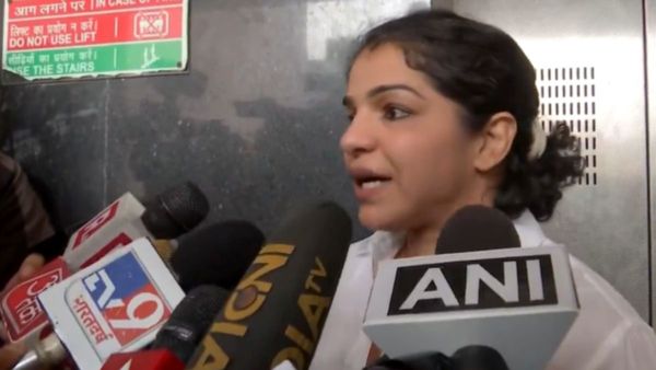 WFI को सस्पेंड करते ही साक्षी मलिक का आया बयान, खुद के संन्यास पर कही यह बात