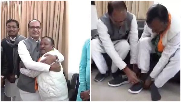 Gwalior में सिंधिया-तोमर जैसा अब अनूपपुर में क्रियेट हुआ सीन, शिवराज सिंह ने बीजेपी नेता को हाथ से पहनाए जूते