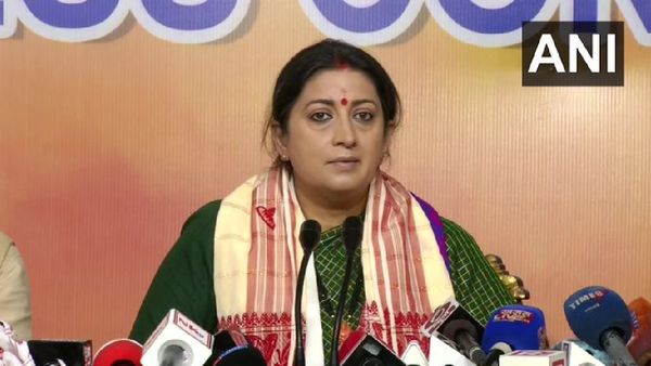 'मासिक धर्म बाधा नहीं और न ही पेड लीव नीति की जरूरत', स्मृति ईरानी ने किया ऐलान