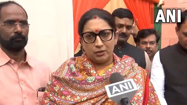 तीन राज्यों के सामने आए रुझानों पर स्मृति ईरानी की आई प्रतिक्रिया, कहा- 'एक अकेला सब पर भारी'