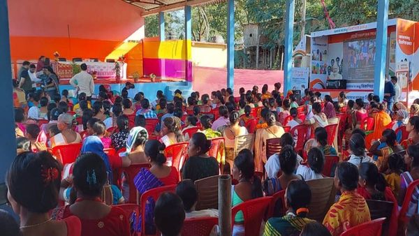 Haryana News: गुरुग्राम के पटौदी खंड में पहुंची विकसित भारत संकल्प रथ यात्रा, लोगों ने आत्मनिर्भरता की ली शपथ