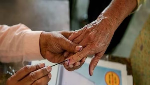 आंध्र प्रदेश: वाईएसआरसी ने डुप्लिकेट वोटों को लेकर मुख्य निर्वाचन अधिकारी के पास दर्ज कराई शिकायत