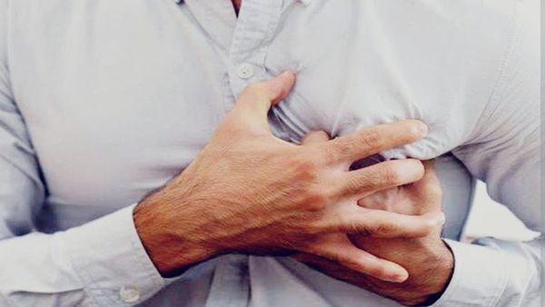 Bhopal News: रीवा के 22 वर्षीय मैनेजमेंट के छात्र की हार्ट अटैक से मौत, सब्जी बनाते समय अचानक किचन में गिरा