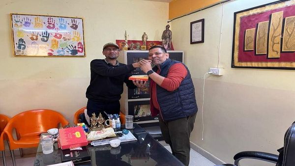 MP News: हरदा में नाव चलाने वाले के बेटे ने DSP बनकर सबको चौंकाया, मां ने सब्जी बेचकर कराई MPPSC की तैयारी