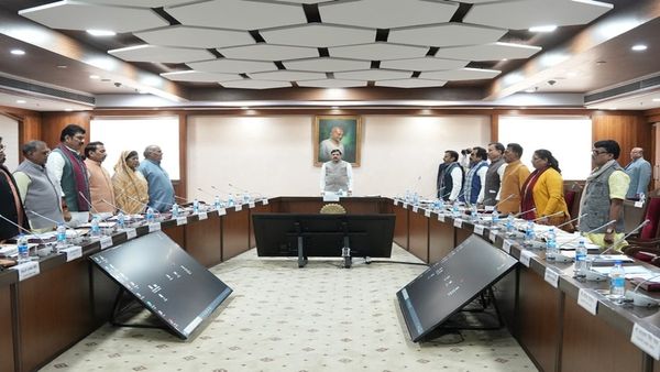 MP मोहन कैबिनेट के फैसले: PM आवास जनमन योजना को मंजूरी, 23 जिलों के लिए प्रोजेक्ट का चयन