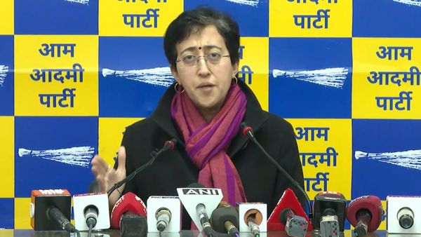 AAP के 7 विधायकों को बीजेपी ने की खरीदने की कोशिश, आतिशी-केजरीवाल ने लगाए ये बड़े आरोप