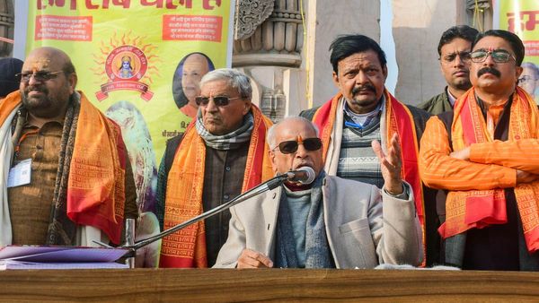 Ayodhya Ram Mandir: राम मंदिर के लिए संघर्ष करते हुए खपा दिया जीवन, जानिए कौन हैं चंपत राय?