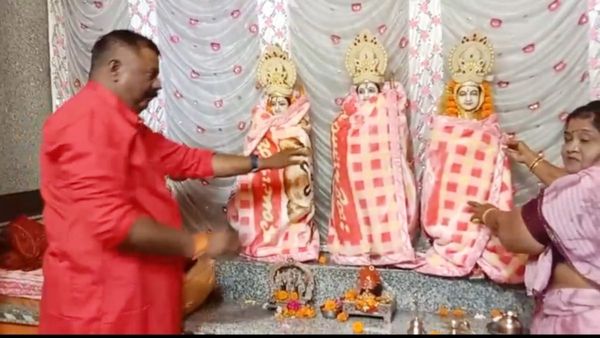 राम लक्ष्मण और माता जानकी को लगी सर्दी तो भक्तों ने पहनाए ऊनी वस्त्र, गजब है यहां भगवान और भक्तों का प्रेम