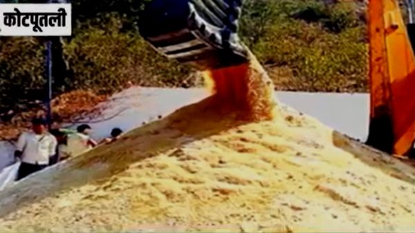 Churma Rajasthan: ढाई लाख लोगों के लिए JCB-थ्रेसर से बना रहे 51 हजार KG चूरमा