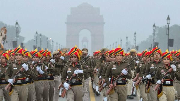 Republic Day: दिल्ली पुलिस ने जारी की ट्रैफिक एडवाइजरी, परेड रिहर्सल के कारण बदले गए ये ट्रैफिक रूट