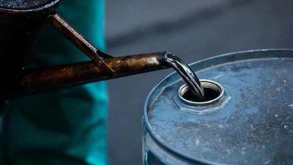 केंद्र सरकार ने दी बड़ी राहत! अब कच्चे तेल पर विंडफॉल टैक्स घटकर हुआ 1,700 रुपए प्रति टन      