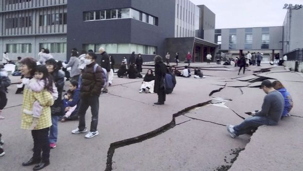 Japan Earthquake: जापान में भूकंप और सुनामी के बाद भारतीय दूतावास का अलर्ट, जारी किया आपातकालीन नंबर