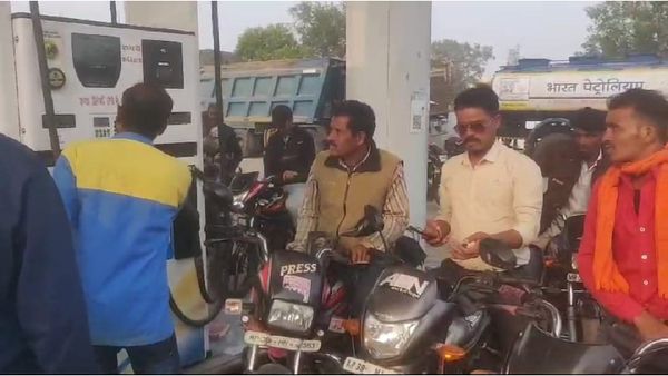 Hit And Run Law: रायसेन में भी ड्राइवरों के हड़ताल से आमजन परेशान,पेट्रोल-डीजल भरवाने के लिए उमड़ी भीड़