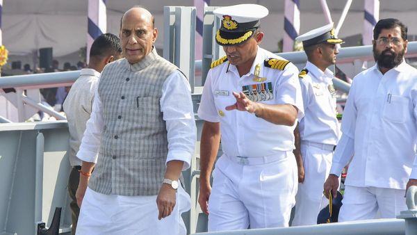 लाल सागर में हूतियों के खिलाफ जंग.. क्या इंडियन नेवी को 'नेट सिक्योरिटी प्रोवाइडर' बनने का करना चाहिए ऐलान?