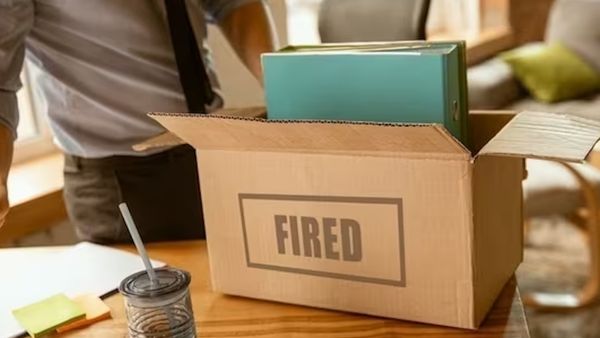 2 मिनट की गूगल मीट में कंपनी के CEO ने सभी कर्मचारियों को कर दिया फायर