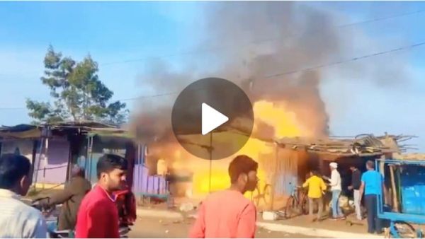 Katni News Video: तेज धमाके से दुकान बनी आग का गोला, नाश्ता कर रहे लोगों में मची चीख-पुकार