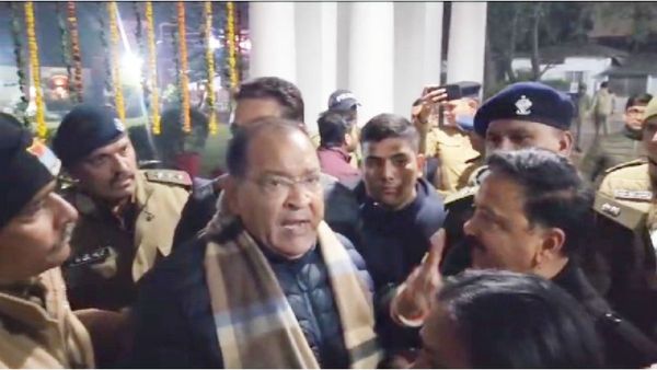 Dehradun News: देहरादून से खड़गे फूकेंगे लोकसभा चुनाव का बिगुल, रैली से पहले कांग्रेसियों का हाईवोल्टेज ड्रामा