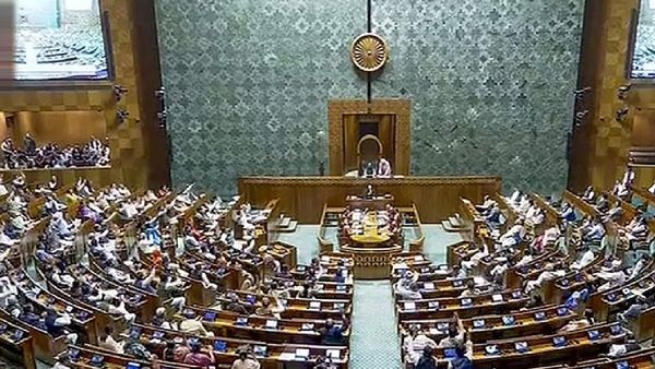 क्या रद्द होगा लोकसभा सांसदों का निलंबन? विशेषाधिकार पैनल जनवरी के अंत में करेगा बैठक