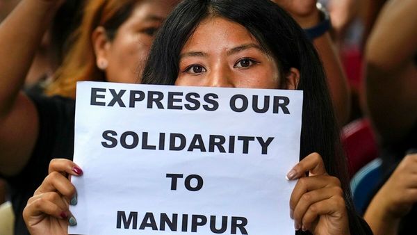 Manipur: मणिपुर के बिष्णुपुर में गोलीबारी की घटना, 4 लोग हुए लापता, नहीं मिल रही कोई खबर