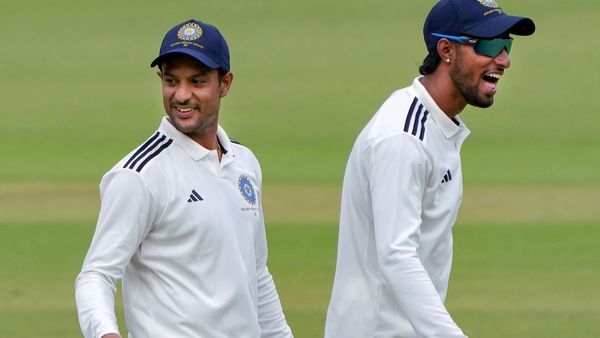 प्लेन में बैठते ही मयंक अग्रवाल को हुई उल्टी और फिर... जानें अस्पताल में कैसी है स्थिति