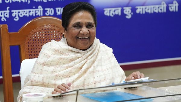 CM योगी ने फोन कर दी BSP सुप्रीमो मायावती को जन्मदिन की बधाई, क्या शुभकामनाओं में छिपा है संदेश?