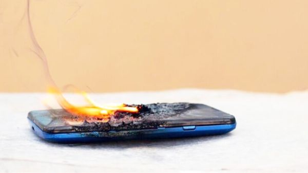 Anuppur News: महिला ने अंडरगारमेंट में रखा था मोबाइल, तेज धमाके के साथ हुआ ब्लास्ट, मच गई चीख-पुकार