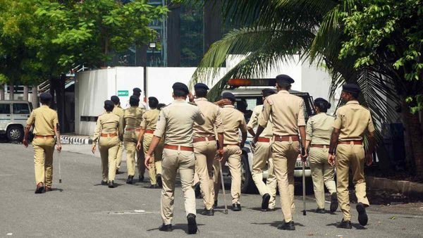 मुंबई के कोलाबा, वर्ली संग्रहालयों को बम से उड़ाने की धमकी, मचा हड़कंप, पुलिस क्या कहा?