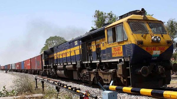 Indian Railway: आजमगढ़ ऊर्स-मदार स्पेशल ट्रेन 15 जनवरी से, इस स्टेशनों के यात्रियों को मिलेगी राहत