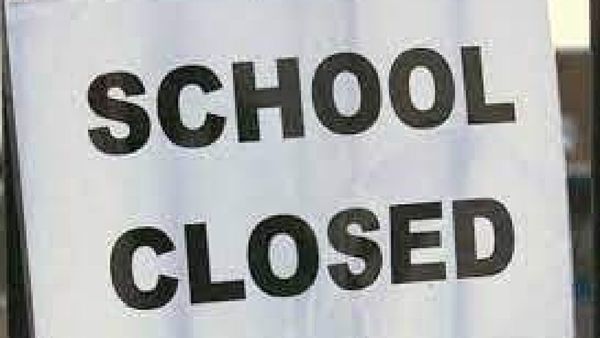 Gorakhpur News : गोरखपुर में कड़ाके की ठंड की वजह बंद हुए 12वीं तक के स्कूल, जानिए कब खुलेंगे स्कूल