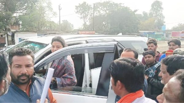 Anuppur News: हिट एंड रन कानून के विरोध में हड़तालियों ने रोकी सांसद की गाड़ी, थमे वाहनों के पहिये