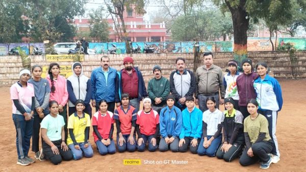 Shivpuri News: शिवपुरी के 7 खिलाड़ी नेशनल शालेय हैंडबॉल के लिए चयनित, मध्यप्रदेश टीम का करेंगे प्रतिनिधित्व