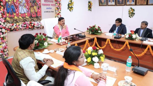 अयोध्या की तरह होगा चित्रकूट का विकास, राम वन पथ गमन ट्रस्ट की बैठक में CM मोहन ने किया ऐलान