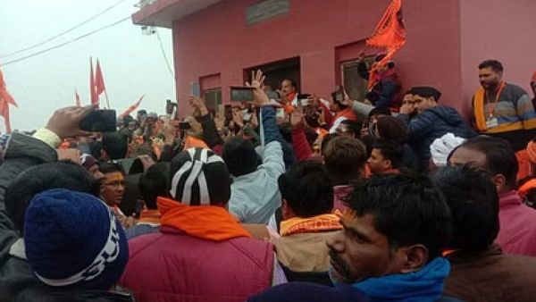 Ayodhya News: अयोध्या राम मंदिर पहुंचे प्रवीण तोगड़िया, कहा- हजारों कारसेवकों के संकल्प की हुई सिद्धि