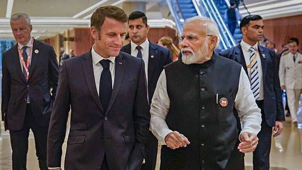 Emmanuel Macron: मैक्रों के मन में भारत के लिए सॉफ्ट कॉर्नर, जानें फ्रांस के राष्ट्रपति के जीवन से जुड़े पहलू