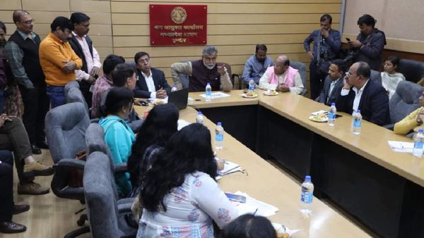 Indore news: मंत्री प्रह्लाद पटेल ने किया श्रमायुक्त कार्यालय का निरीक्षण, विभागीय काम का जाना हाल