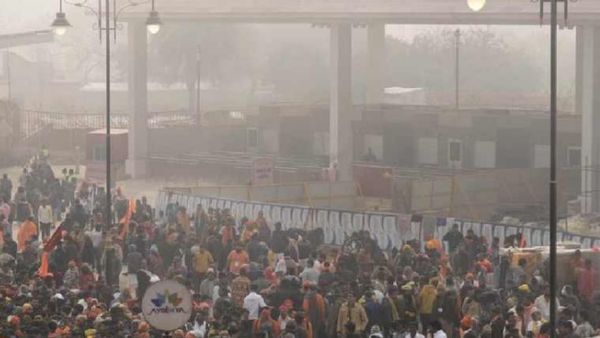 अयोध्या में आस्था का उमड़ा सैलाब, पहले दिन 5 लाख लोगों ने किए रामलला के दर्शन