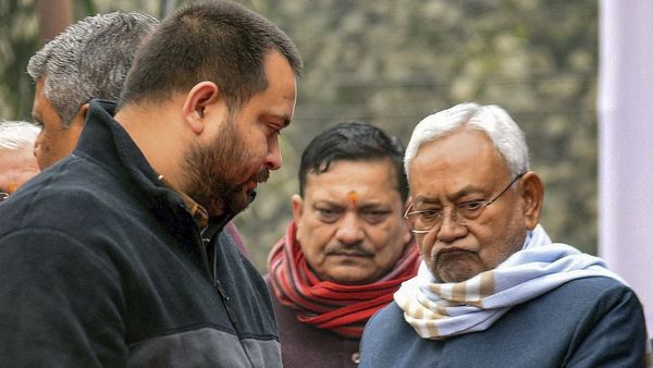 Bihar Politics: राज्यपाल की टी-पार्टी में क्यों नहीं आए तेजस्वी यादव, नीतीश कुमार ने दे दिया जवाब