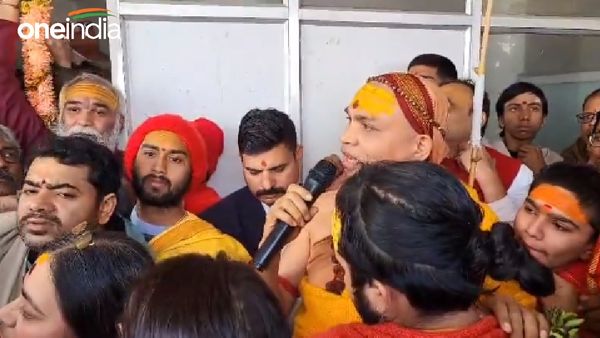 Varanasi News: पुलिस ने शंकराचार्य स्वामी अविमुक्तेश्वरानंद को काशी विश्वनाथ की परिक्रमा करने से रोका
