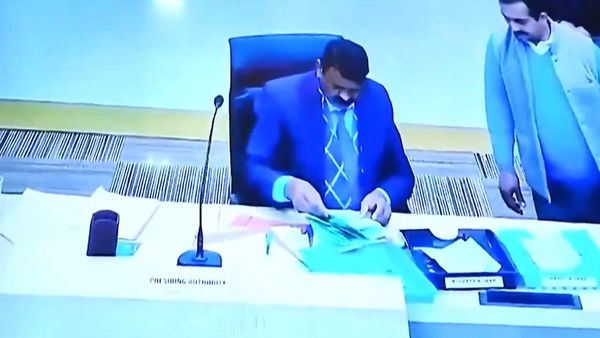 चंडीगढ़ मेयर चुनाव: 'पीठासीन अधिकारी पर देशद्रोह का मामला दर्ज हो', BJP का असली चेहरा आया सामने