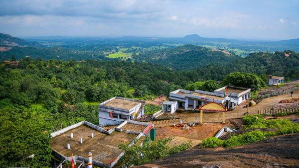 Ramrekha Dham Simdega: वनवास के दौरान प्रभु श्रीराम आए थे सिमडेगा, जानें रामरेखा धाम का इतिहास