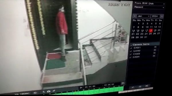 Gwalior News: परिवार सोता रहा घर हो गया साफ, पड़ोसियों के सामने लाखों रुपए उड़ा ले गया चोर, CCTV में कैद