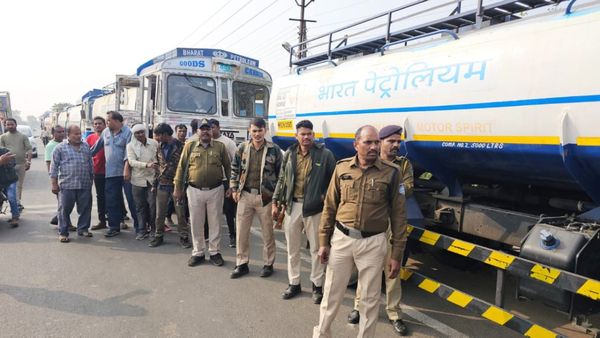 MP News: खंडवा में नहीं होगी जरूरी सामान की कमी, पेट्रोल-डीजल संकट के चलते पुलिस सुरक्षा में पहुंचे 17 टैंकर