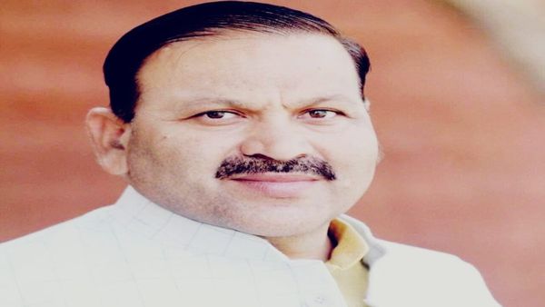 Gwalior News: पूर्व CM के मानहानी केस में कोर्ट का एक्शन, कांग्रेस विधायक सतीश सिकरवार के खिलाफ वारंट जारी