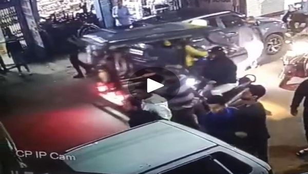 Bhopal News: शाहजहानाबाद में सरेआम बुजुर्ग पर तलवार से हमला, सीसीटीवी फुटेज आया सामने